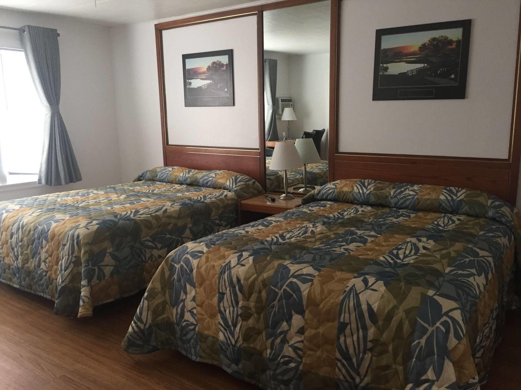 New Rockland Motel Bobcaygeon Экстерьер фото