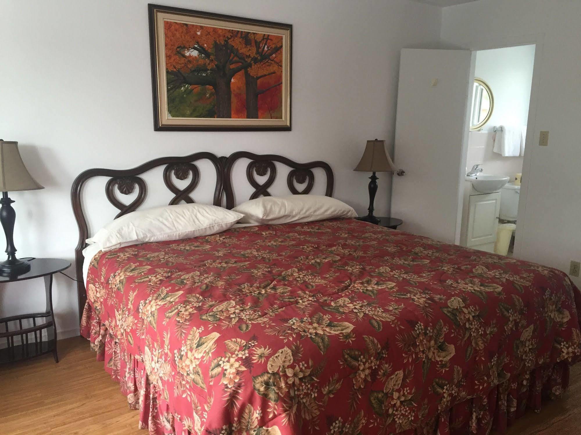 New Rockland Motel Bobcaygeon Экстерьер фото