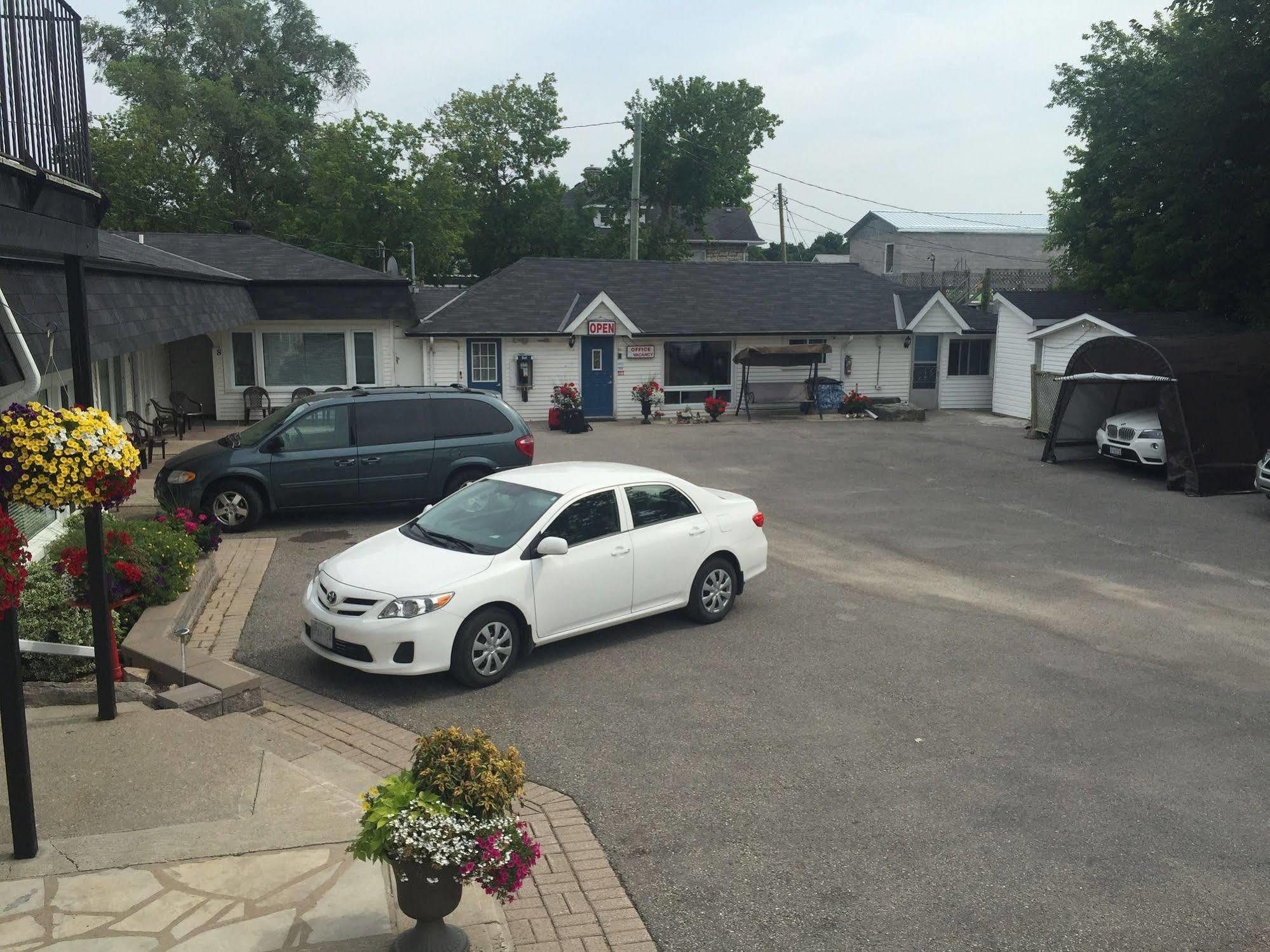 New Rockland Motel Bobcaygeon Экстерьер фото